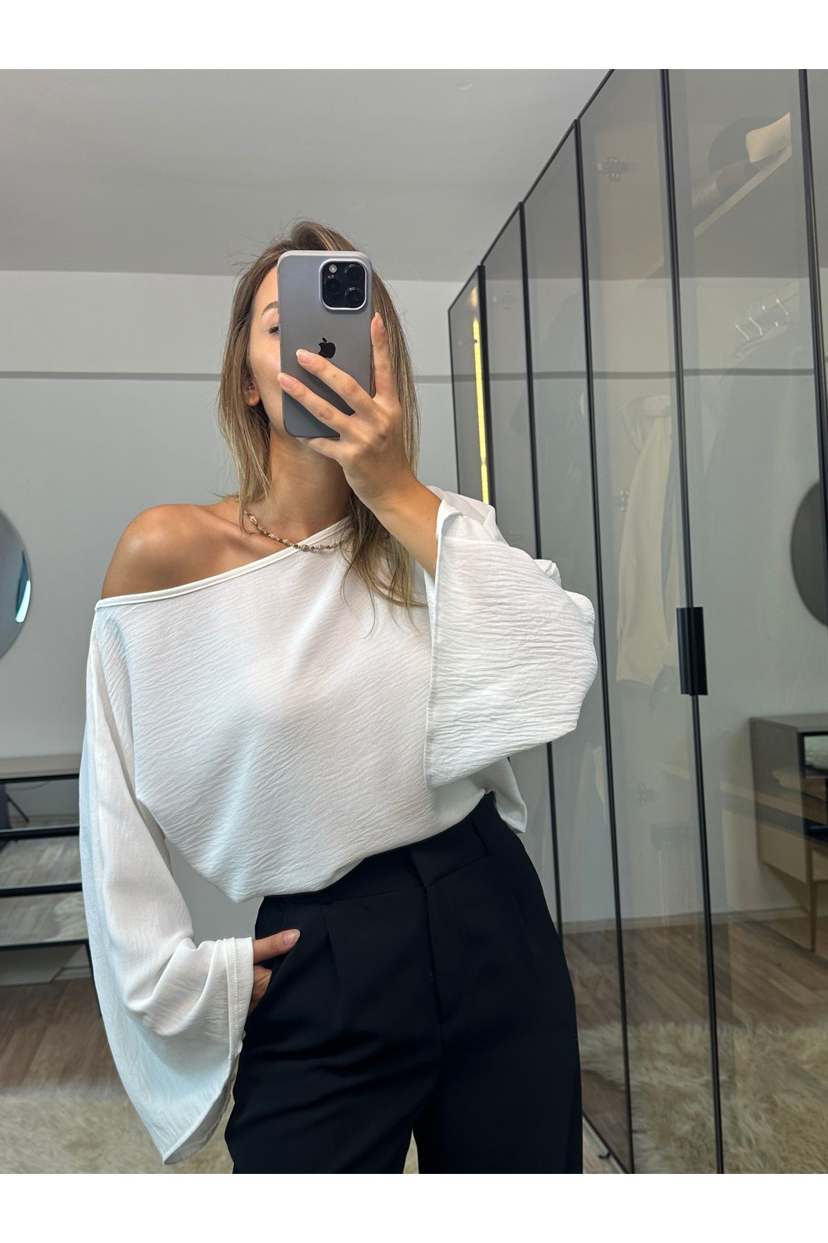 Vanessa Beyaz Kayık Yaka Bluz Vanessa Beyaz Kayık Yaka Bluz