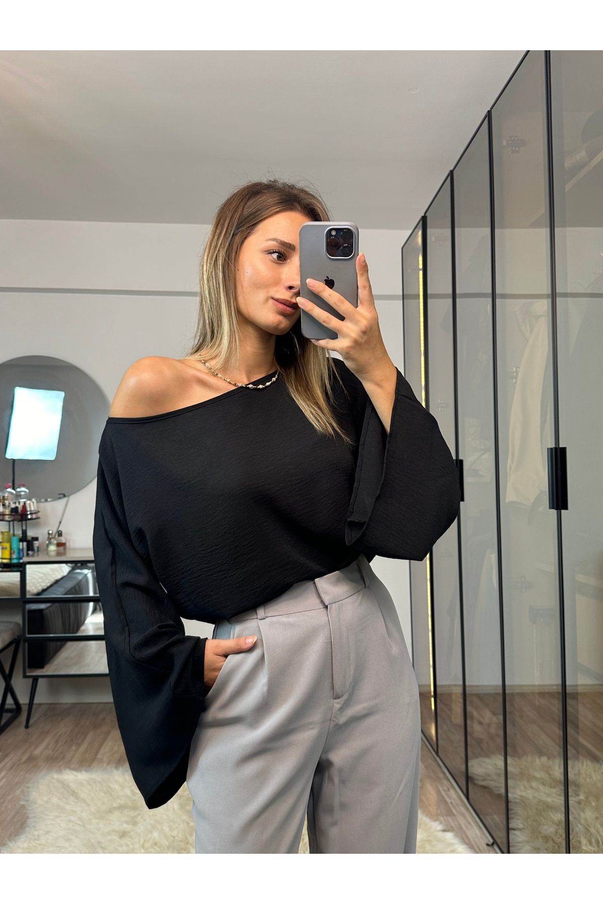 Vanessa Siyah Kayık Yaka Bluz Vanessa Siyah Kayık Yaka Bluz