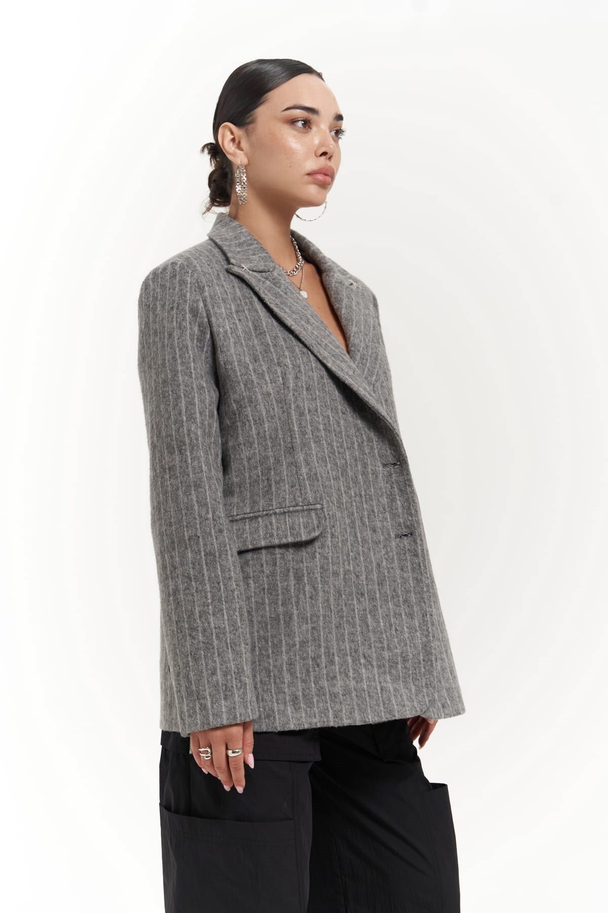 Peters Dikiş Detaylı Çizgili Füme Blazer Peters Dikiş Detaylı Çizgili Füme Blazer