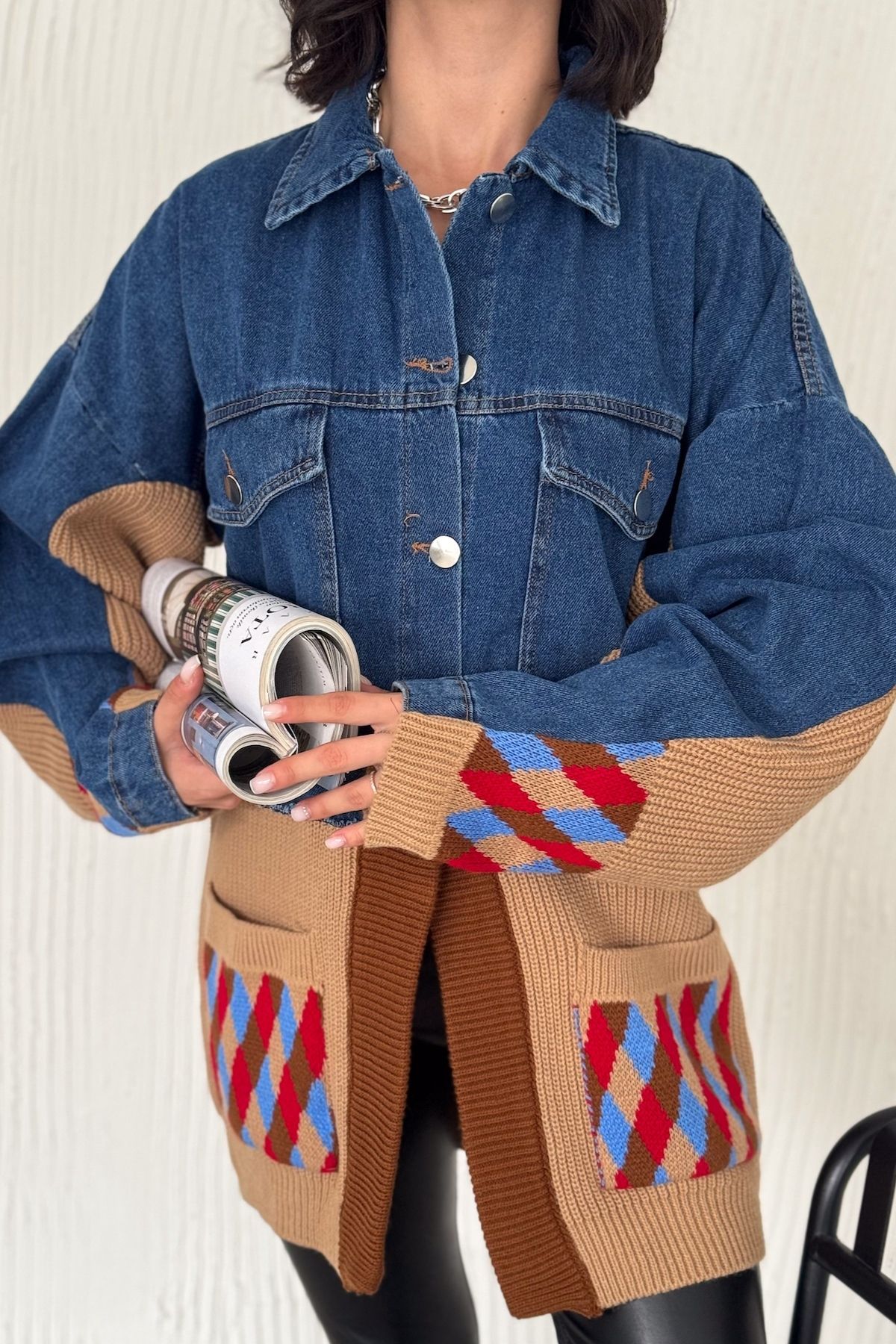 Kadın Standart Beden Düğmeli Cepli Renkli Triko Detaylı Oversize Kot Ceket Kadın Standart Beden Düğmeli Cepli Renkli Triko Detaylı Oversize Kot Ceket