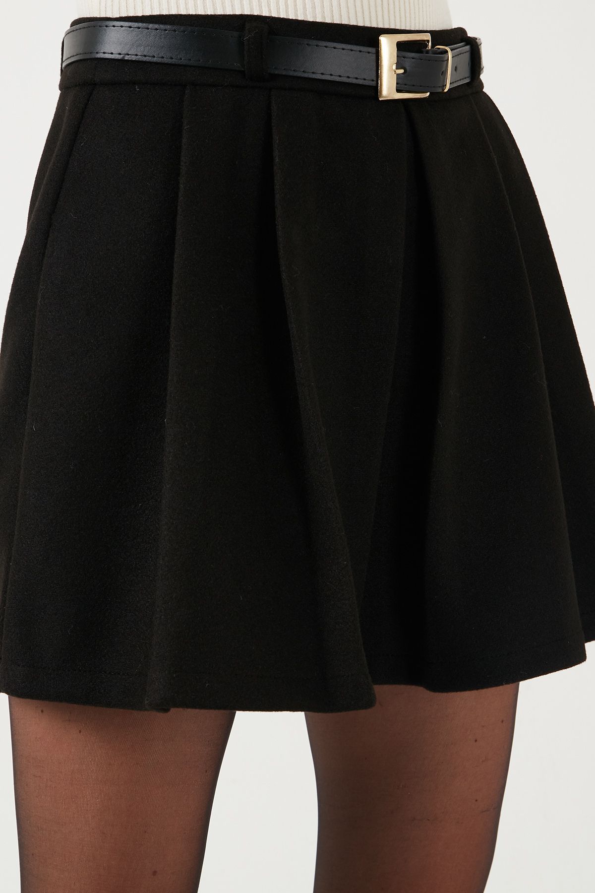 Streç Standart Fit Pileli Kışlık Mini Şort Etek ŞORT ETEK 611SR00016 Streç Standart Fit Pileli Kışlık Mini Şort Etek ŞORT ETEK 611SR00016