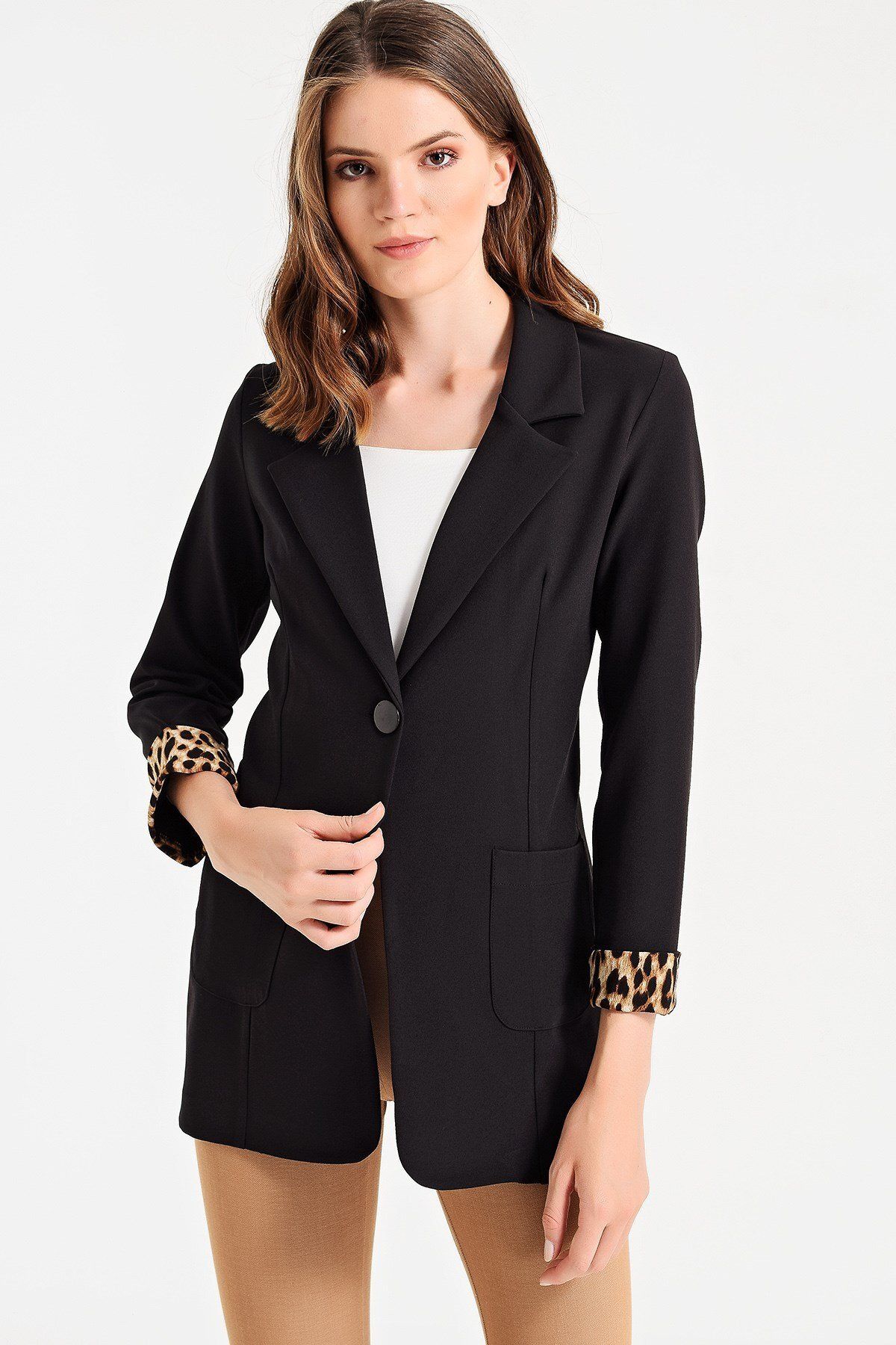 Yakalı Cepli Uzun Kol Kolu Isterse Katlanabilen Pamuklu Kumaş Blazer Ofis Ceket Yakalı Cepli Uzun Kol Kolu Isterse Katlanabilen Pamuklu Kumaş Blazer Ofis Ceket