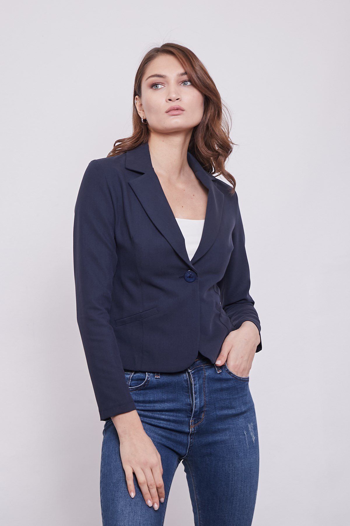Yakalı Flato Cepli Uzun Kol Pamuklu Kumaş Kısa Blazer Ofis Ceket-lacivert Yakalı Flato Cepli Uzun Kol Pamuklu Kumaş Kısa Blazer Ofis Ceket-lacivert
