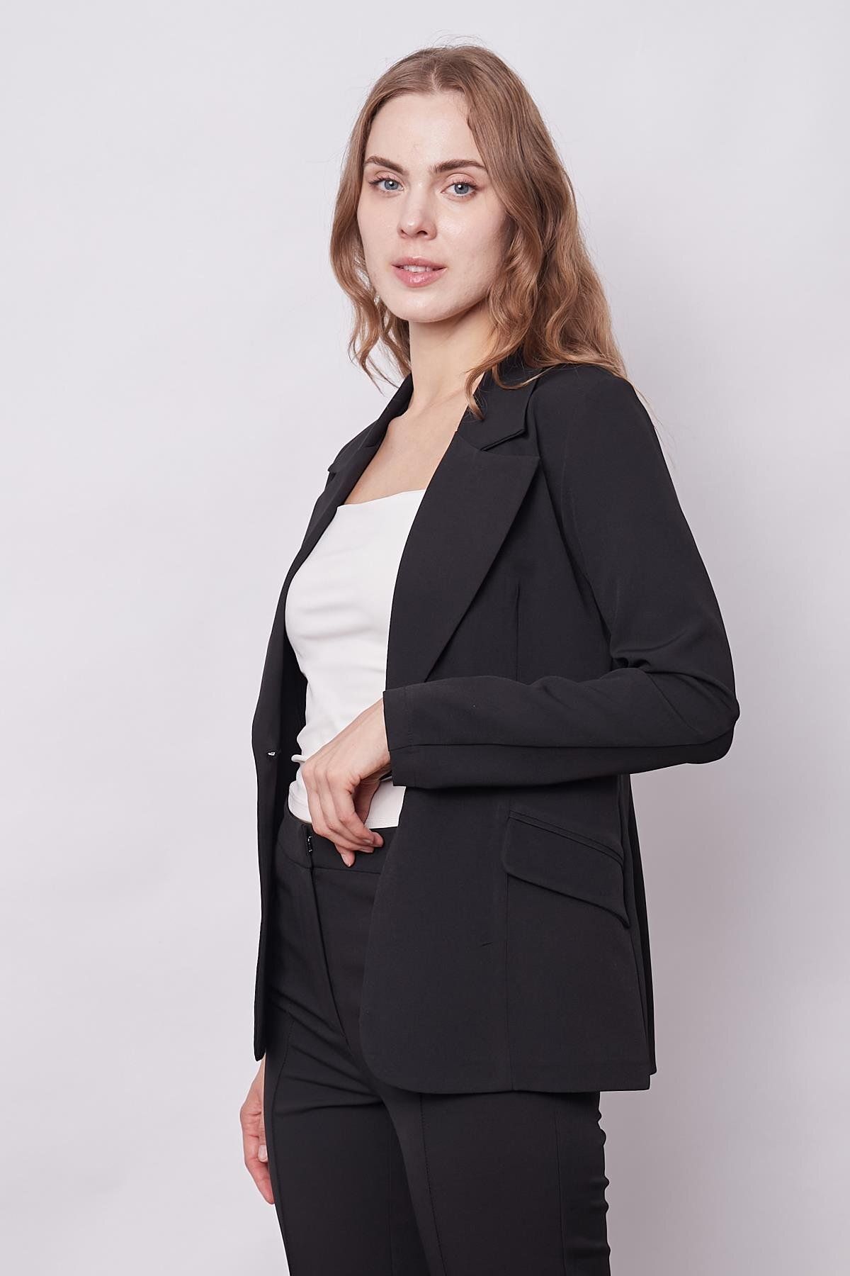 Kadın Yakalı Cep Kapaklı Tek Düğme Hafif Lirkalı Kumaş Blazer Ofis Ceket(Pantolon Kodu Jument 40082) Kadın Yakalı Cep Kapaklı Tek Düğme Hafif Lirkalı Kumaş Blazer Ofis Ceket(Pantolon Kodu Jument 40082)