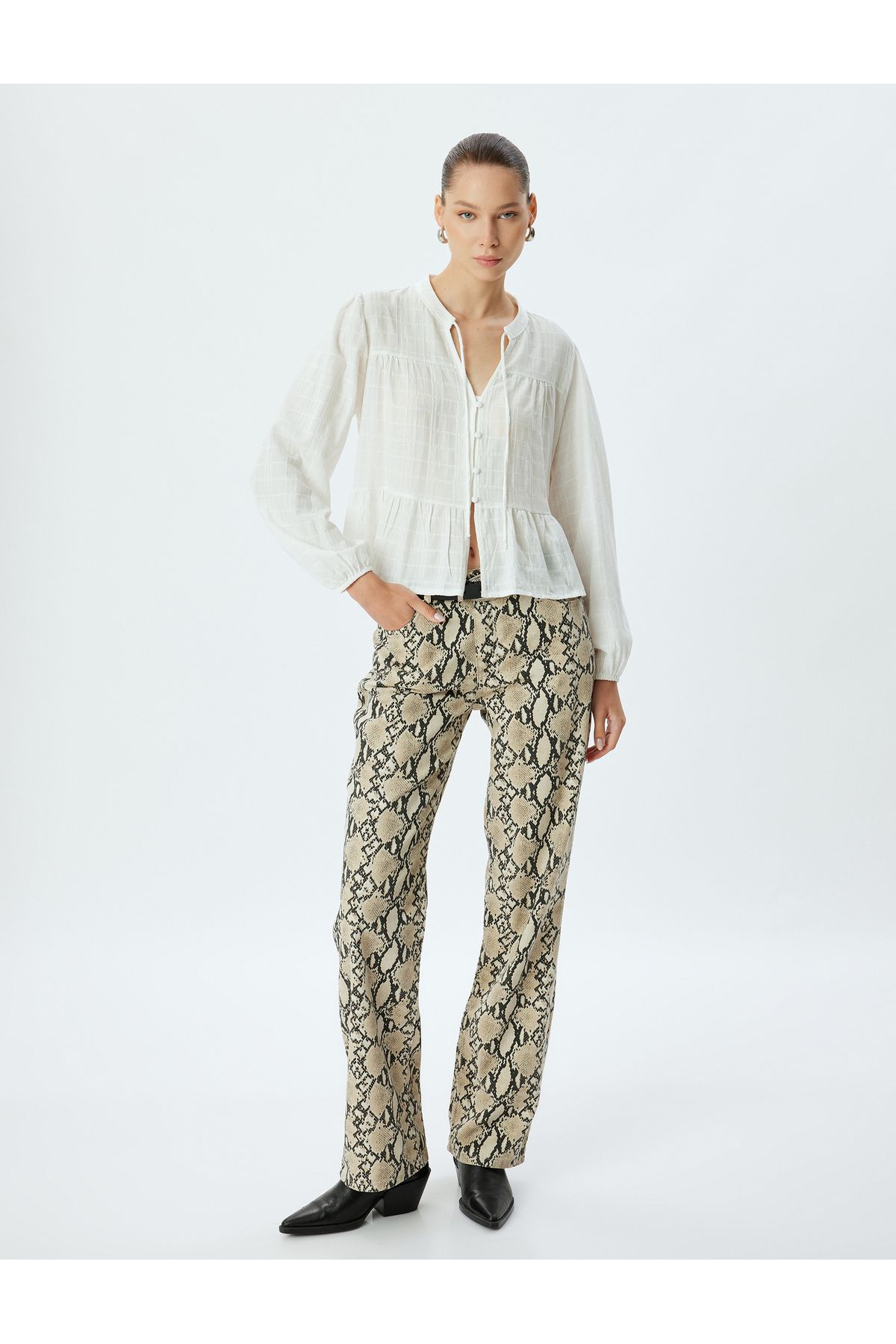 Yılan Derisi Görünümlü Pantolon Straight Fit Düz Paça Düğmeli - Straight Fit Jean Yılan Derisi Görünümlü Pantolon Straight Fit Düz Paça Düğmeli - Straight Fit Jean