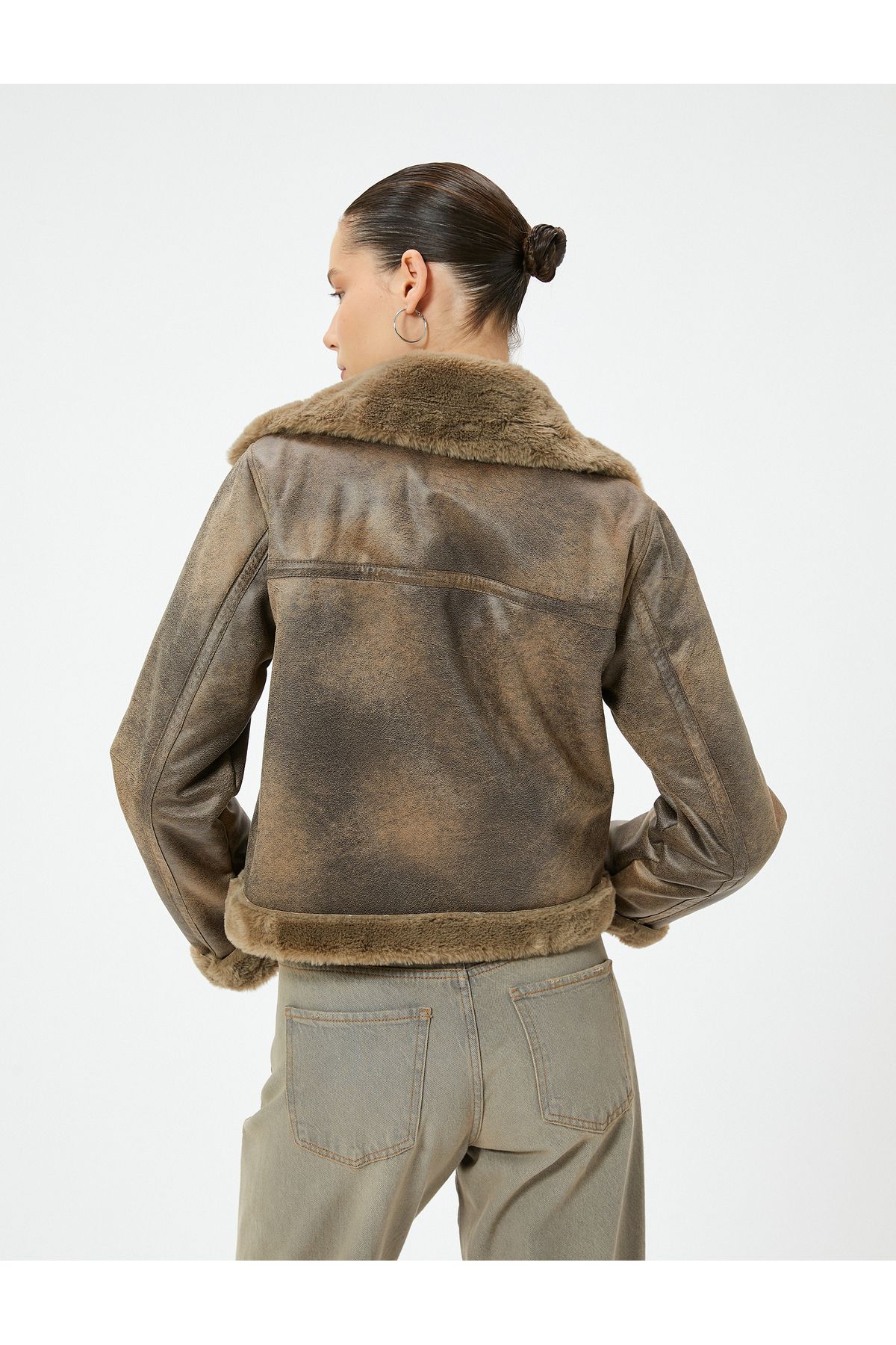 Yakası Kürklü Fermuarlı Cepli Biker Mont Yakası Kürklü Fermuarlı Cepli Biker Mont