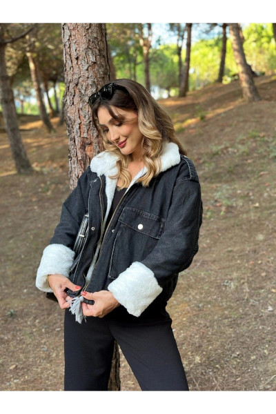 Yakası Kolları Ve Içi Yumuşak Peluş Kürklü Kot Ceket Yakası Kolları Ve Içi Yumuşak Peluş Kürklü Kot Ceket