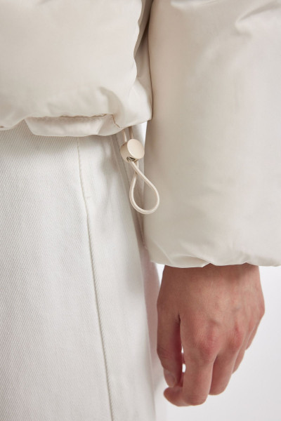 Su Geçirmez Relax Fit Kapüşonlu Dokuma Mont Su Geçirmez Relax Fit Kapüşonlu Dokuma Mont