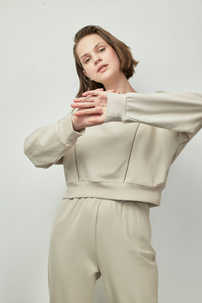 Trim Detailed Crop Sweatshirt Trim Detailed Crop Sweatshirt