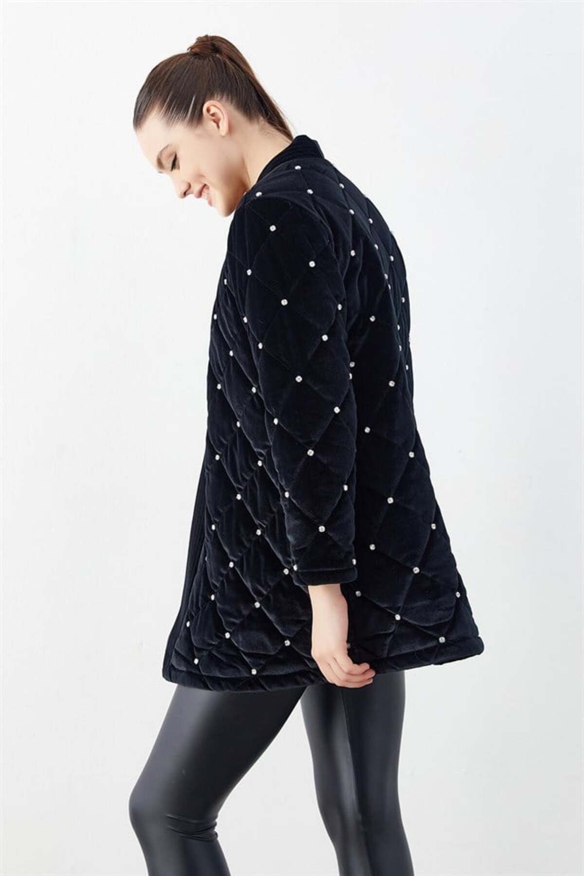 Kapitone Taşlı Kadife Mont Siyah Kapitone Taşlı Kadife Mont Siyah