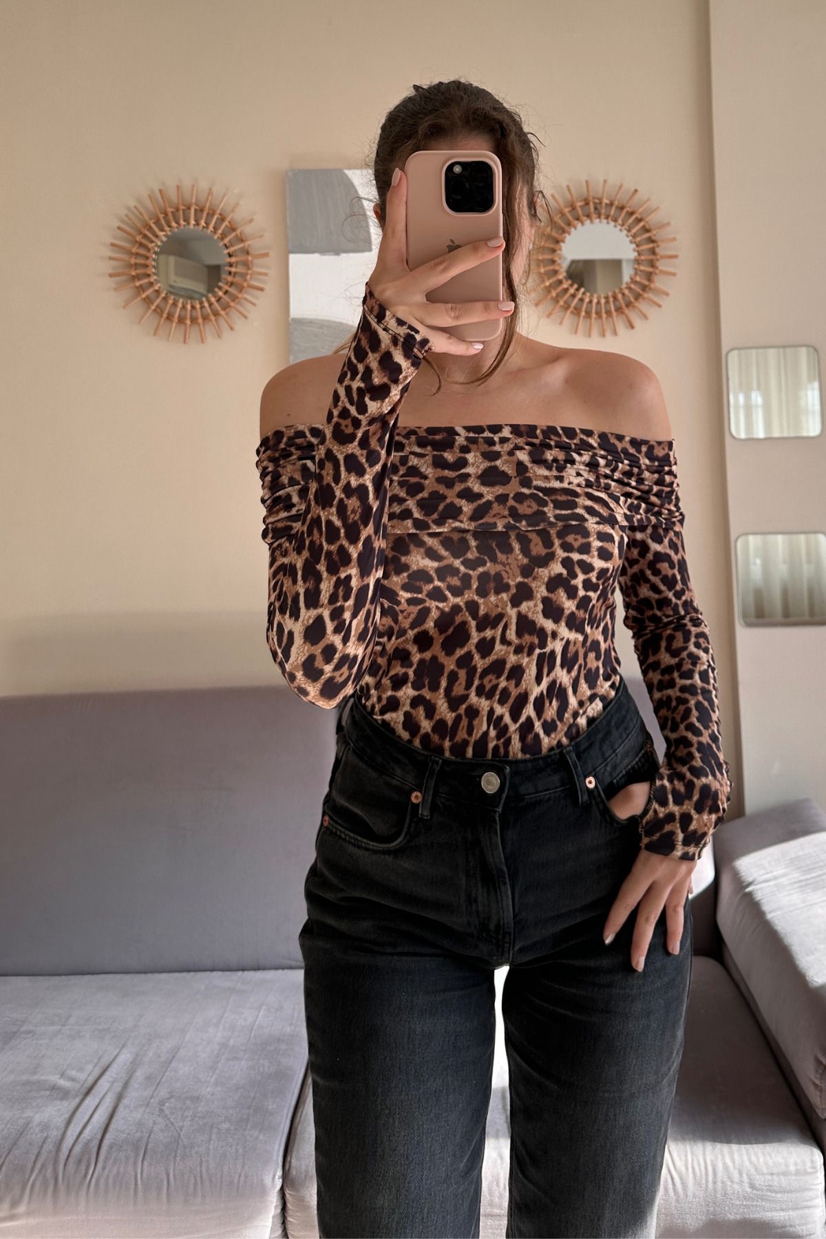 Leopar Madonna Yaka Parmak Geçirmeli Bluz