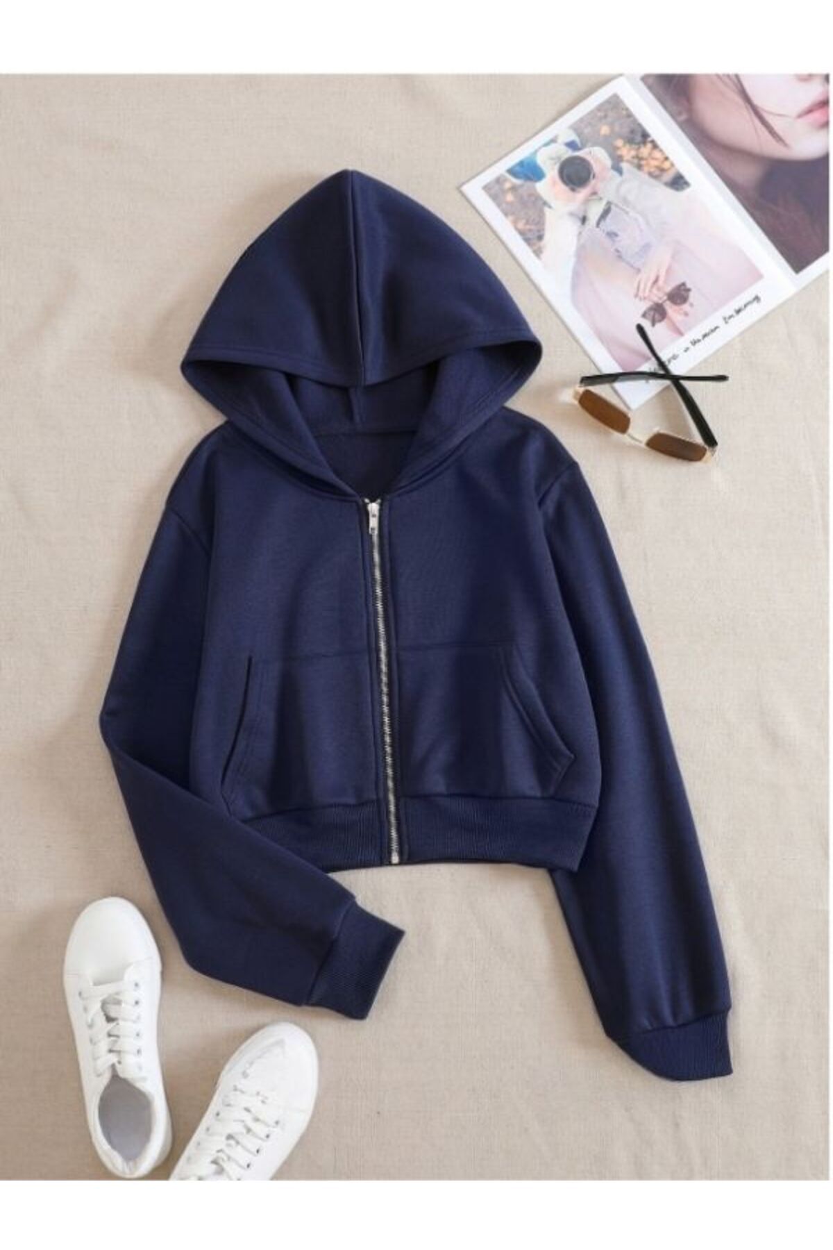 Kadın Oversize Fermuarlı Kapüşonlu Crop Sweat Hırka Kadın Oversize Fermuarlı Kapüşonlu Crop Sweat Hırka