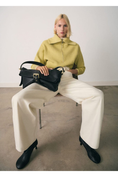 Yakası Fermuarlı Kazak Yakası Fermuarlı Kazak