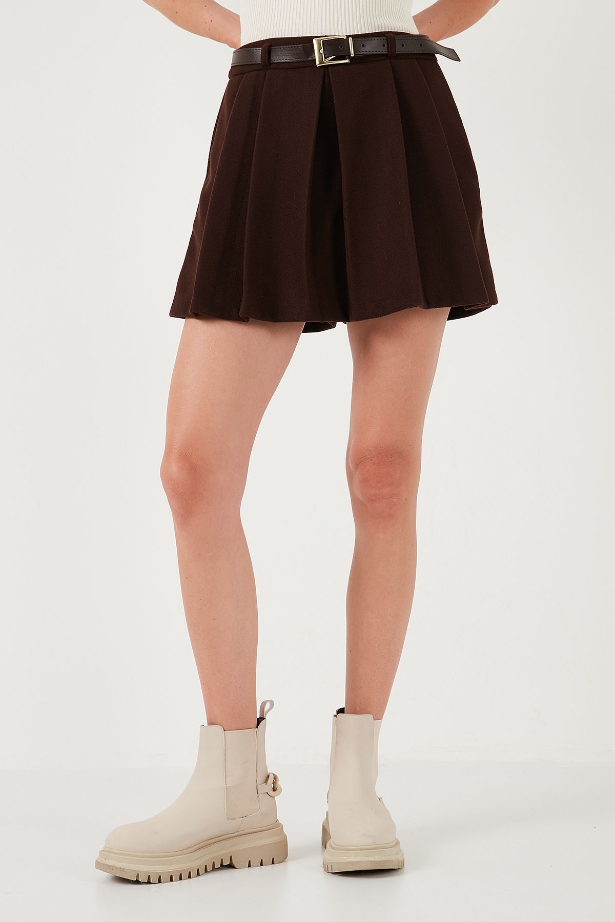 Streç Standart Fit Pileli Kışlık Mini Şort Etek ŞORT ETEK 611SR00016 Streç Standart Fit Pileli Kışlık Mini Şort Etek ŞORT ETEK 611SR00016