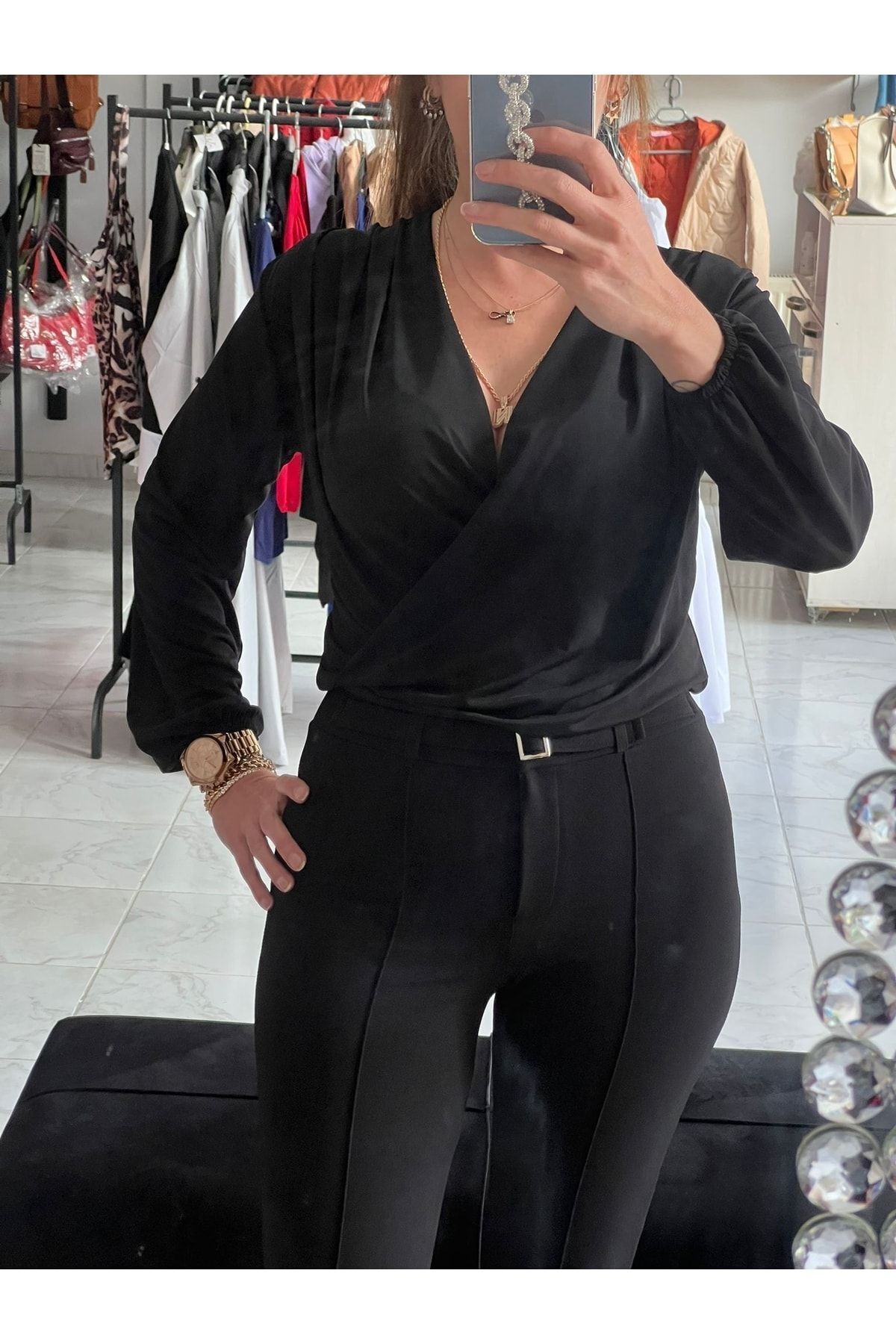 Kruvaze Yaka Sandy Kumaş Bluz Siyah Kruvaze Yaka Sandy Kumaş Bluz Siyah