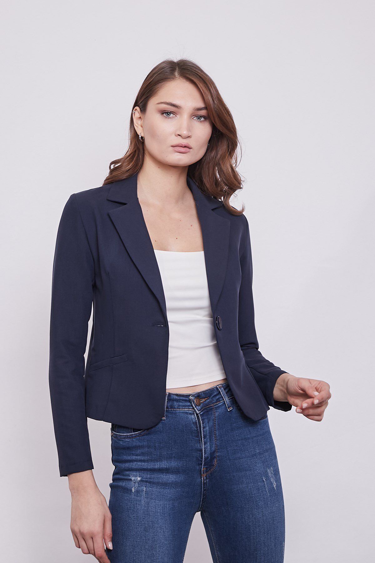 Yakalı Flato Cepli Uzun Kol Pamuklu Kumaş Kısa Blazer Ofis Ceket-lacivert Yakalı Flato Cepli Uzun Kol Pamuklu Kumaş Kısa Blazer Ofis Ceket-lacivert