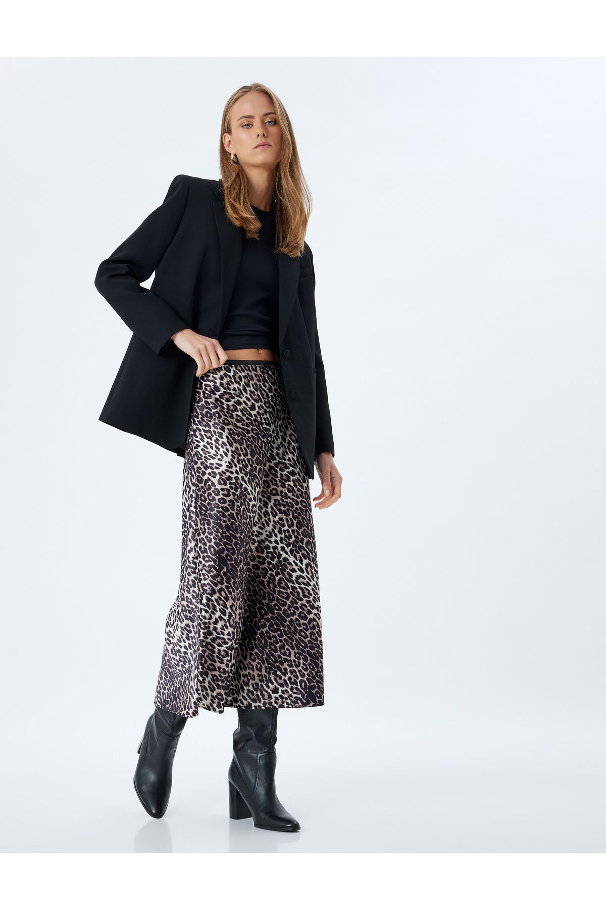 Saten Leopar Etek Midi Boy A Kesim Standart Bel Saten Leopar Etek Midi Boy A Kesim Standart Bel