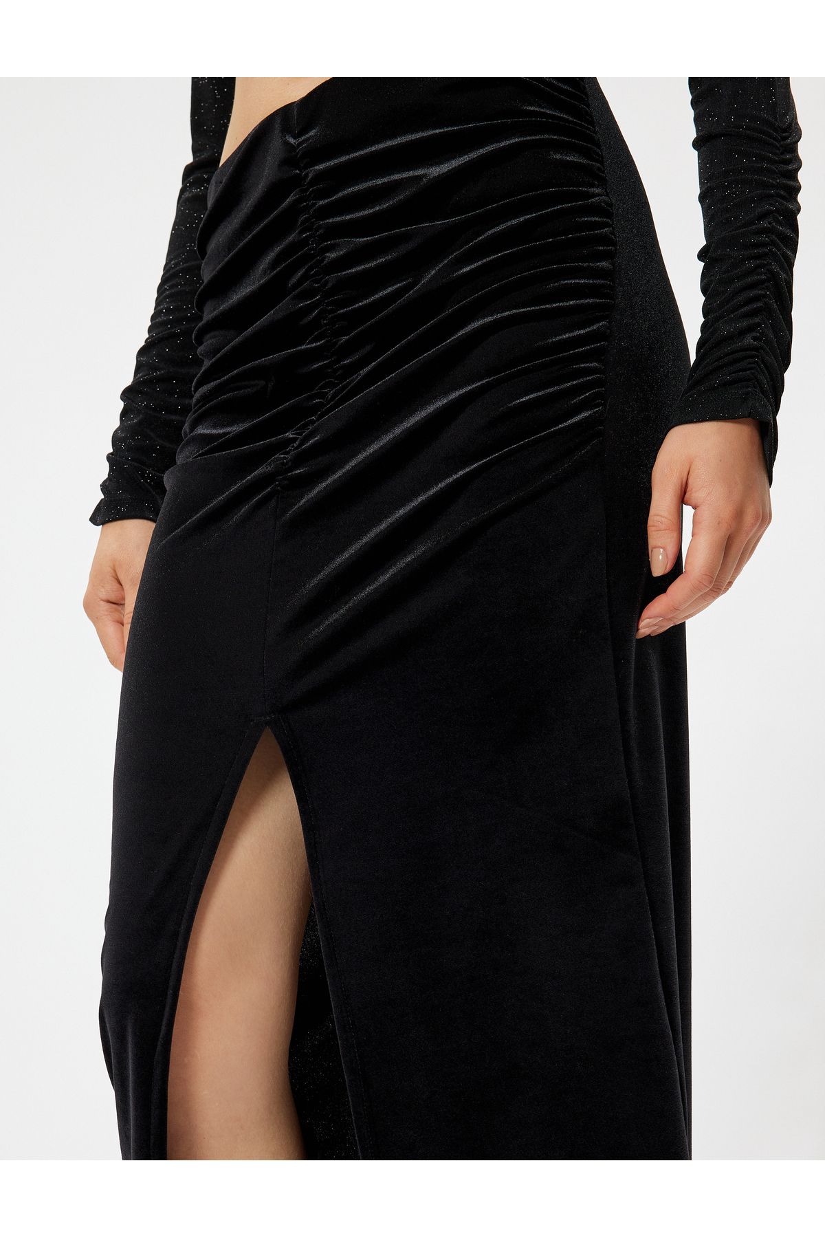 Önden Yırtmaç Detaylı Drapeli Slim Fit Midi Boy Kalem Kadife Etek Önden Yırtmaç Detaylı Drapeli Slim Fit Midi Boy Kalem Kadife Etek