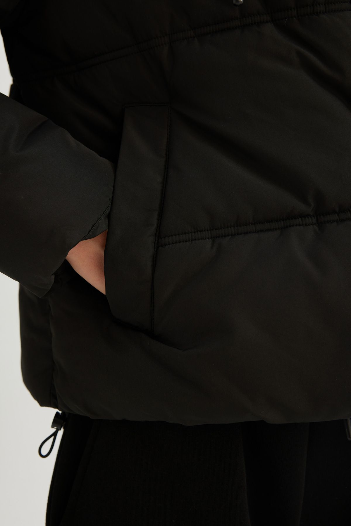 Su Geçirmez Relax Fit Kapüşonlu Dokuma Mont Su Geçirmez Relax Fit Kapüşonlu Dokuma Mont