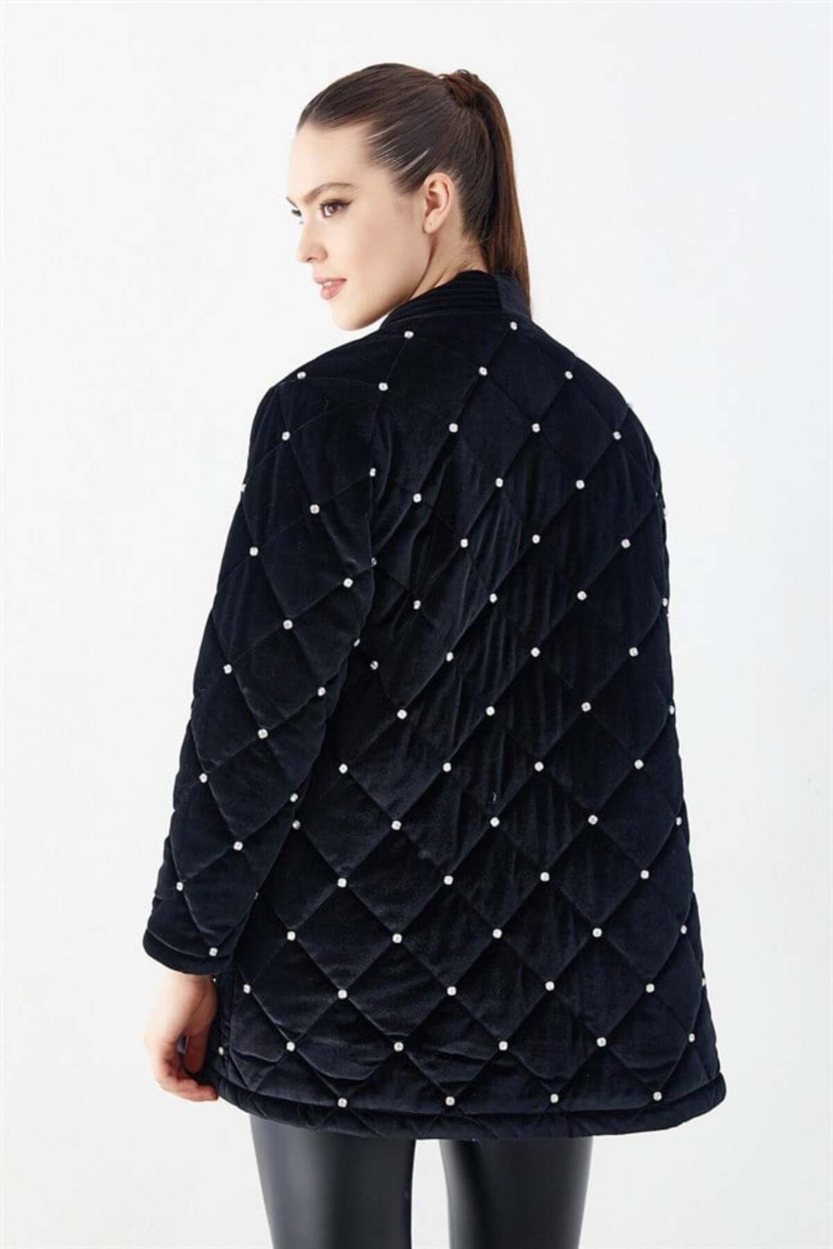 Kapitone Taşlı Kadife Mont Siyah Kapitone Taşlı Kadife Mont Siyah