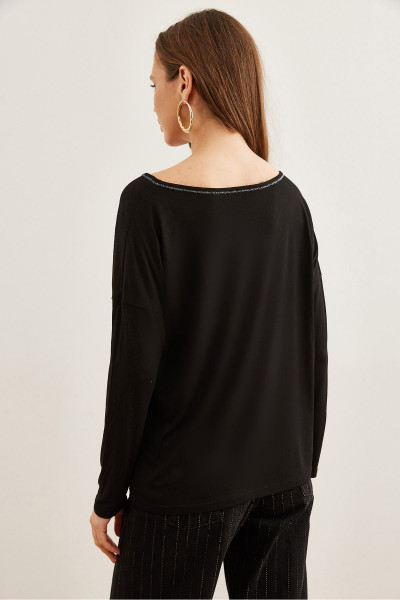 Kadın Siyah Gümüş Dikiş Detaylı V Yaka Viskon Bluz BLZ-19002747