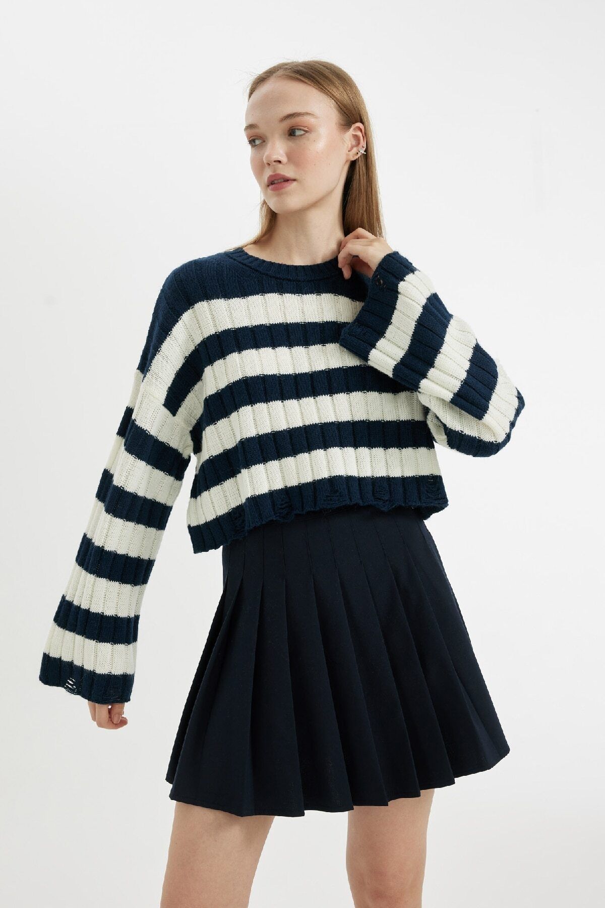 Regular Fit Çizgili Bisiklet Yaka Crop Triko Kazak A8152ax24wn Regular Fit Çizgili Bisiklet Yaka Crop Triko Kazak A8152ax24wn