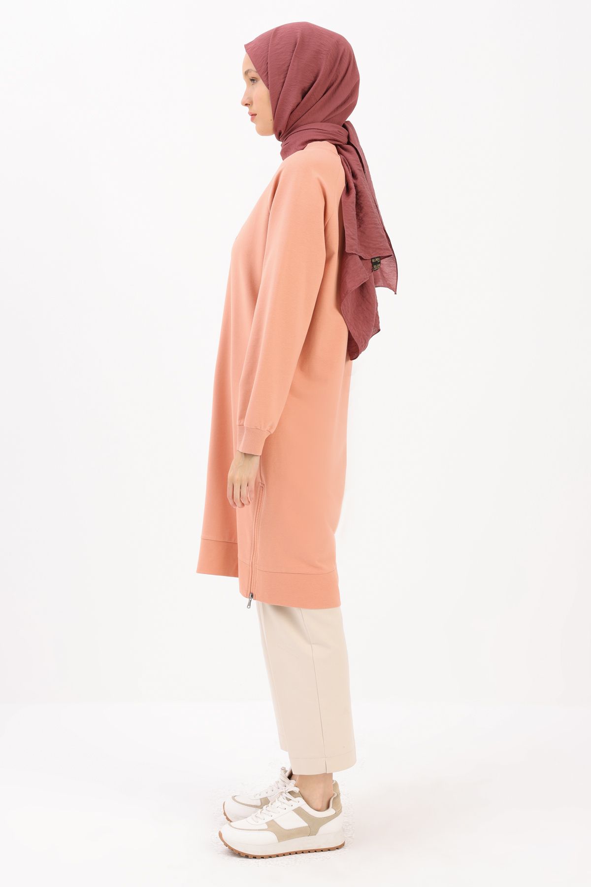 Somon Nakışlı Fermuar Detaylı Reglan Kol Sweat Tunik Somon Nakışlı Fermuar Detaylı Reglan Kol Sweat Tunik