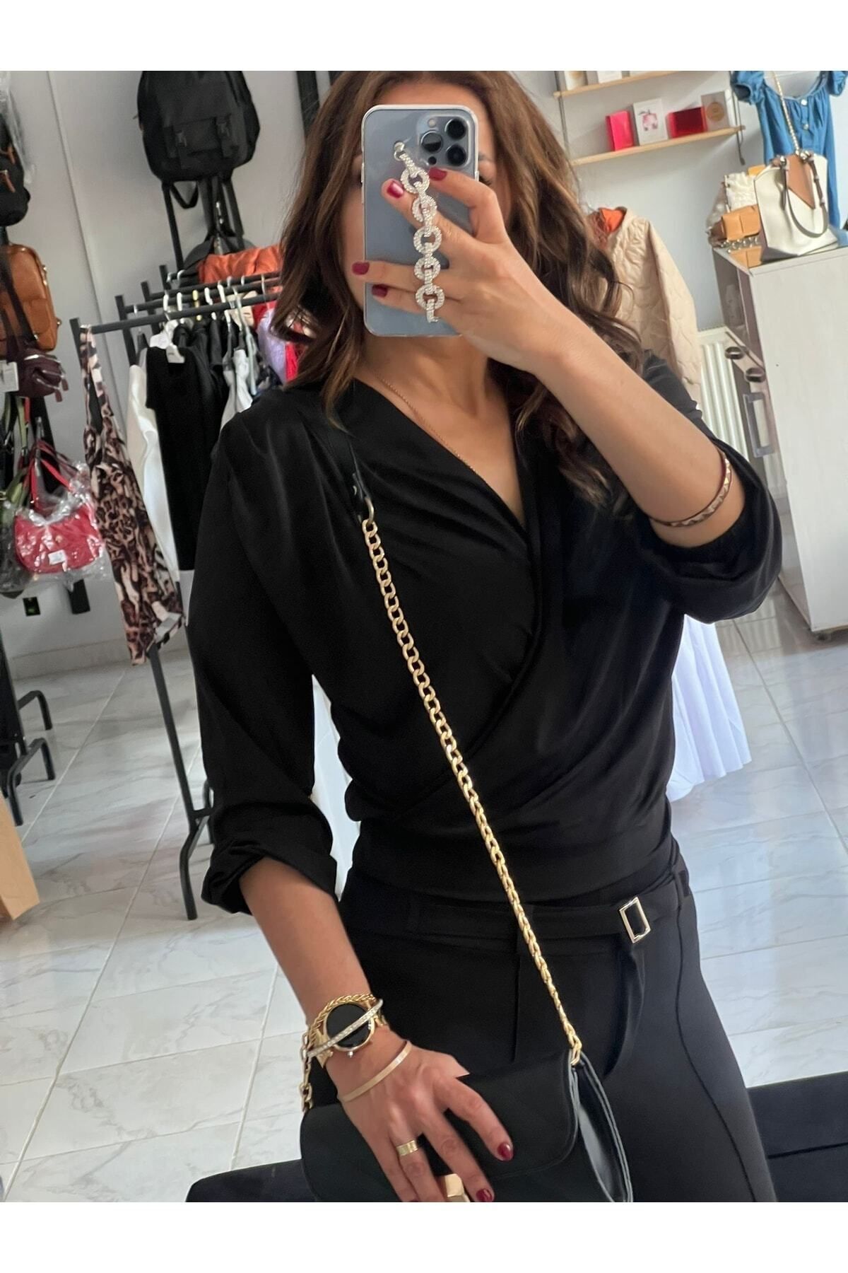 Kruvaze Yaka Sandy Kumaş Bluz Siyah Kruvaze Yaka Sandy Kumaş Bluz Siyah