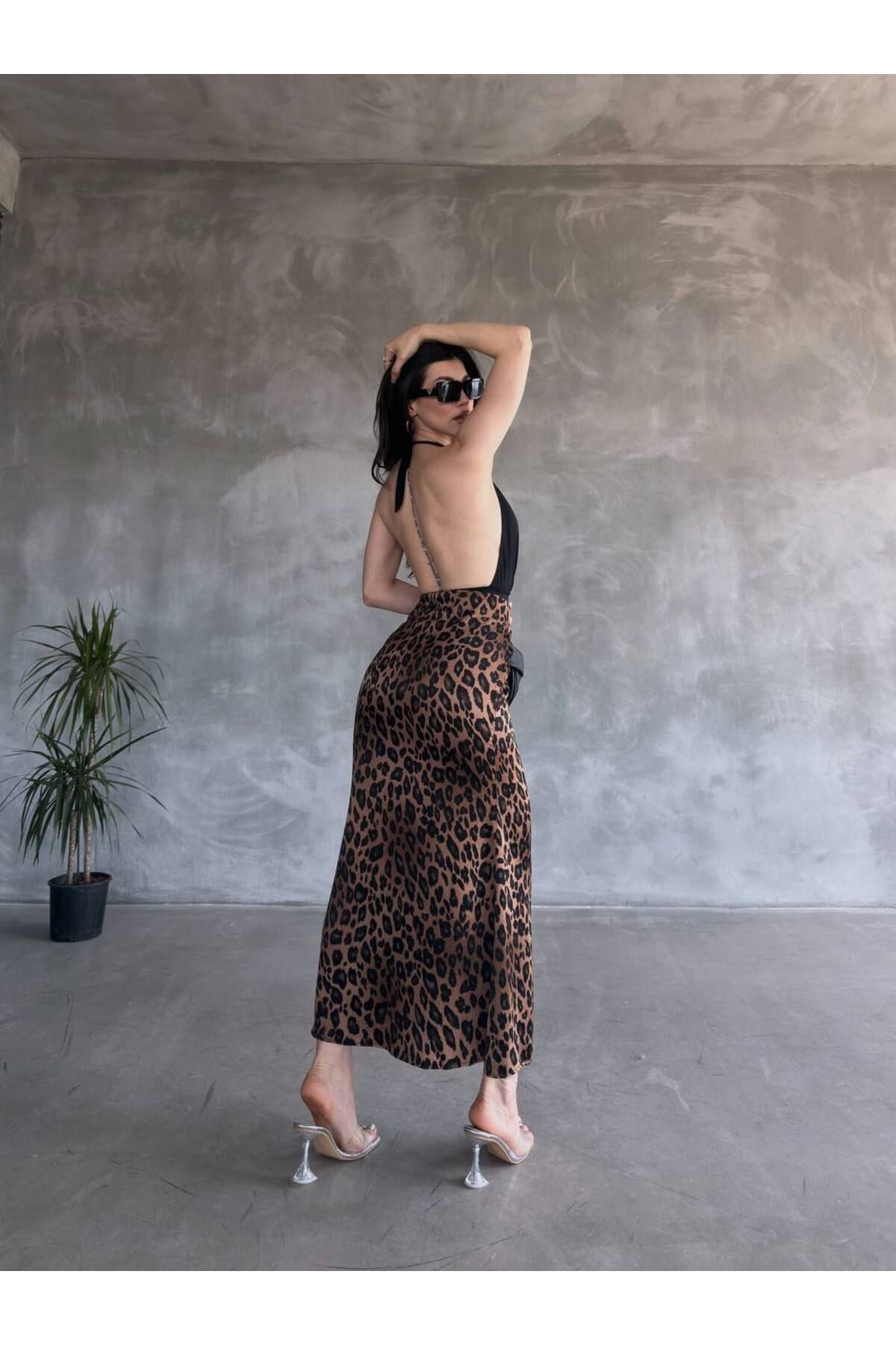 Leopar Uzun Saten Etek Leopar Uzun Saten Etek