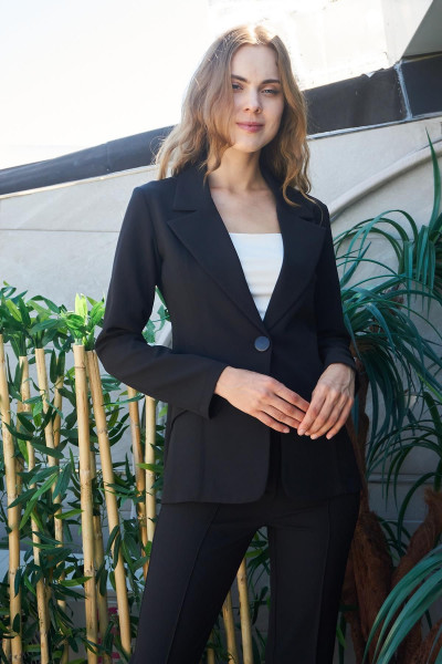 Kadın Yakalı Cep Kapaklı Tek Düğme Hafif Lirkalı Kumaş Blazer Ofis Ceket(Pantolon Kodu Jument 40082) Kadın Yakalı Cep Kapaklı Tek Düğme Hafif Lirkalı Kumaş Blazer Ofis Ceket(Pantolon Kodu Jument 40082)