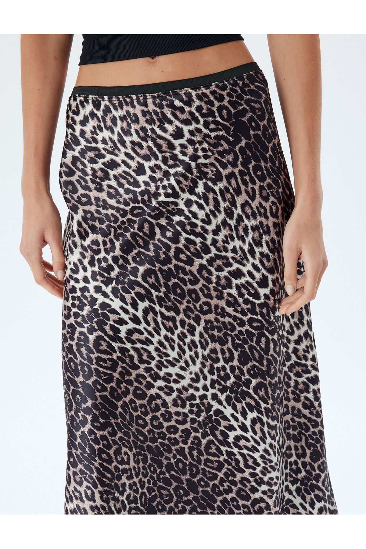 Saten Leopar Etek Midi Boy A Kesim Standart Bel Saten Leopar Etek Midi Boy A Kesim Standart Bel