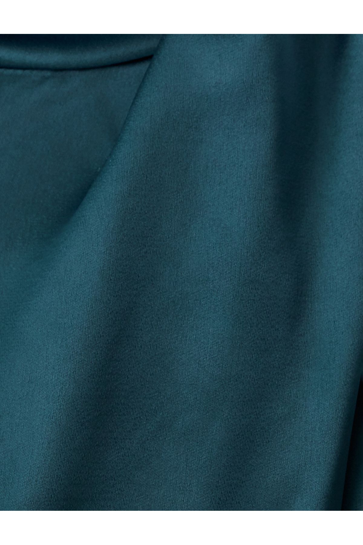 Saten Bluz Asimetrik Dik Yaka Drape Detaylı Uzun Kollu Saten Bluz Asimetrik Dik Yaka Drape Detaylı Uzun Kollu