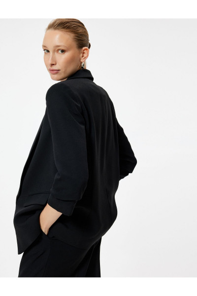 Kapaklı Cep Detaylı 3/4 Kol Kruvaze Blazer Ceket Kapaklı Cep Detaylı 3/4 Kol Kruvaze Blazer Ceket