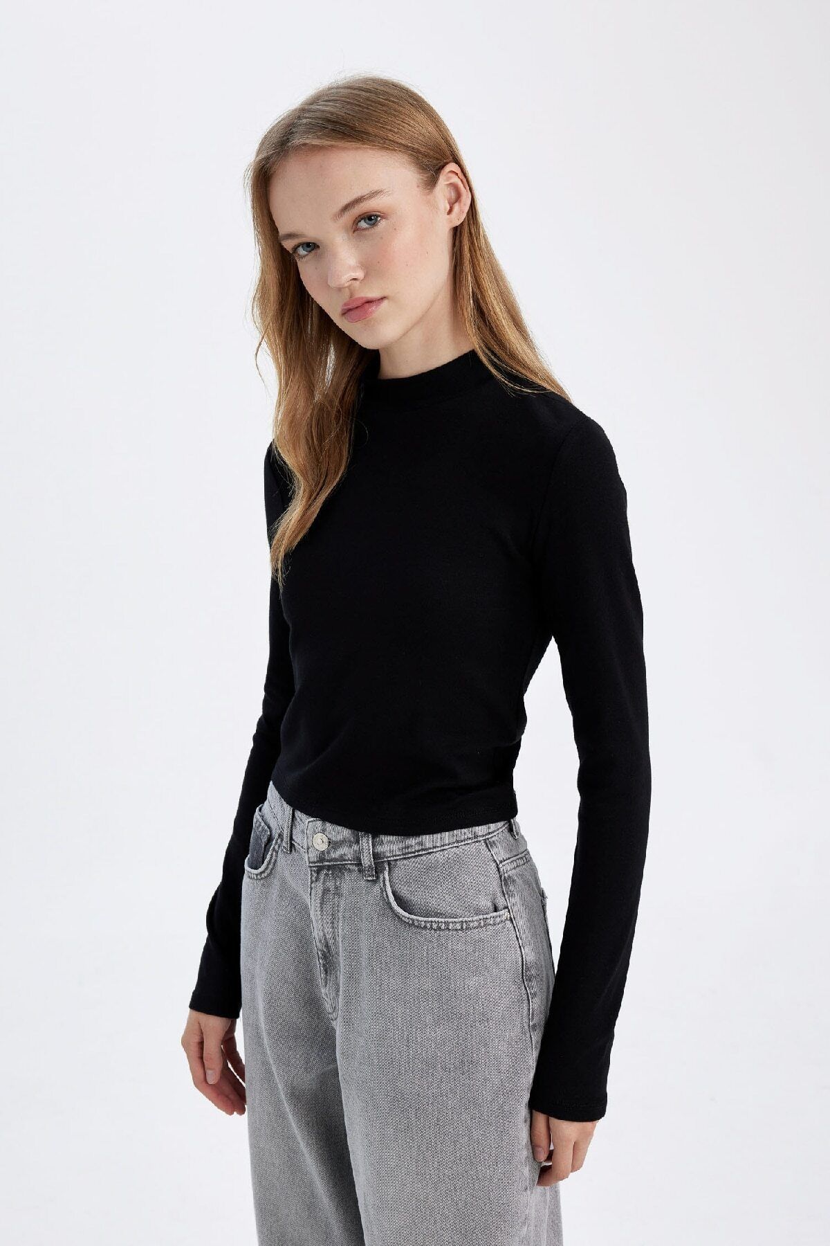 Siyah Fitted Vücuda Oturan Yarım Balıkçı Yaka Modal Basic Düz Uzun Kollu Tişört D8097ax24wn Siyah Fitted Vücuda Oturan Yarım Balıkçı Yaka Modal Basic Düz Uzun Kollu Tişört D8097ax24wn