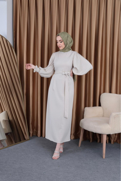 Kolu pliseli kemer detaylı tesettür elbise Kolu pliseli kemer detaylı tesettür elbise
