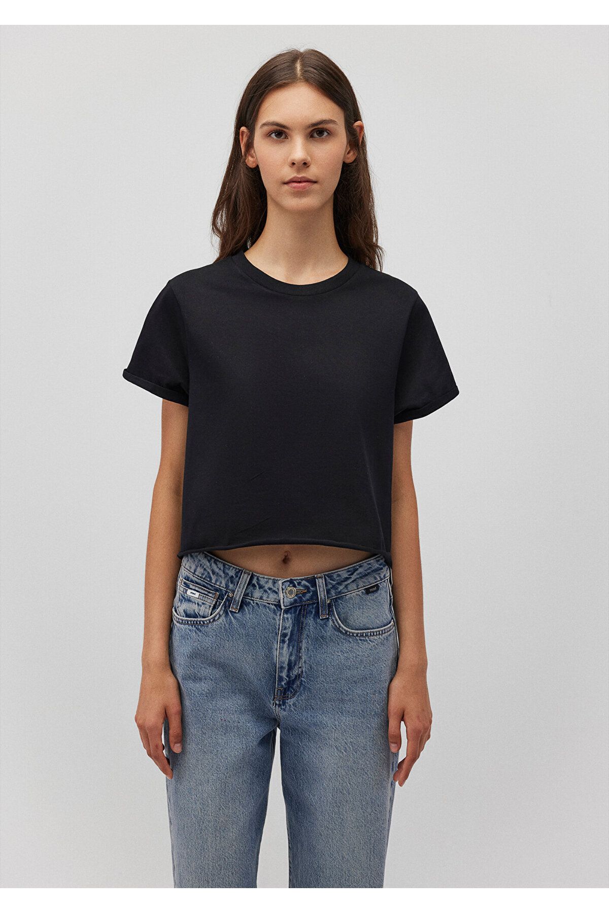Siyah Basic Tişört Crop / Kısa Kesim 168220-900 Siyah Basic Tişört Crop / Kısa Kesim 168220-900