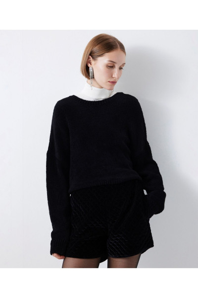 Sırt dekolteli kazak Sırt dekolteli kazak