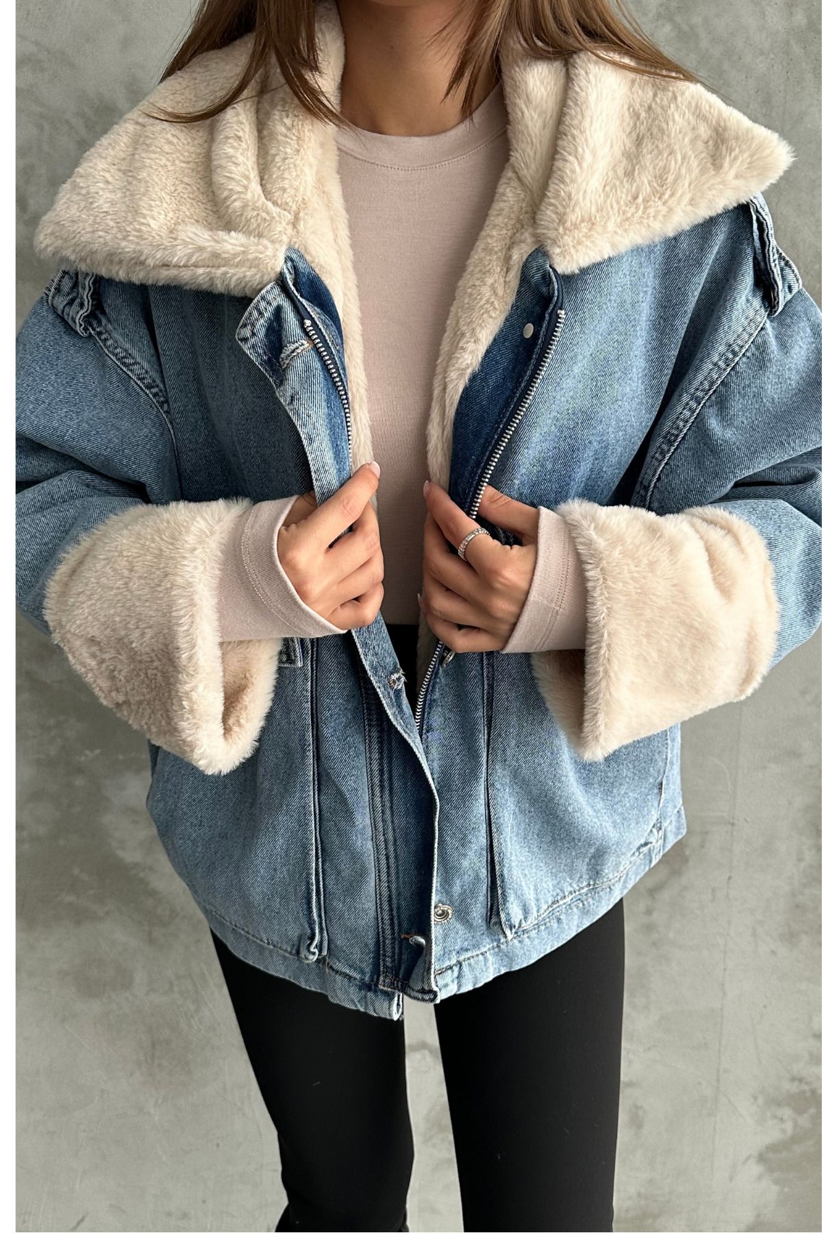 Peluş Detaylı Mavi Kot Ceket Peluş Detaylı Mavi Kot Ceket