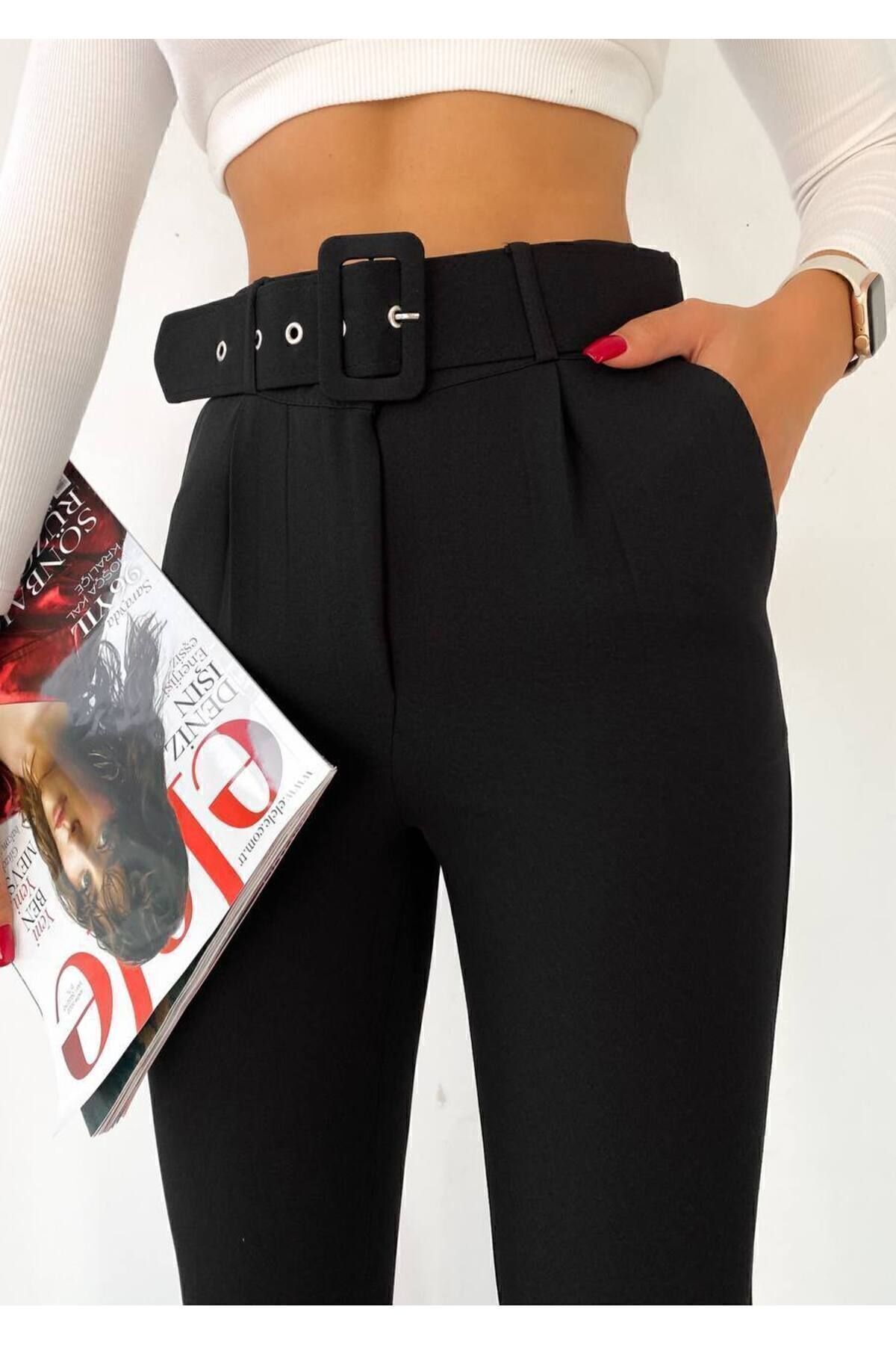 Siyah Kemerli Double Atlas Kumaş Havuç Model Pantolon 90 Cm Siyah Kemerli Double Atlas Kumaş Havuç Model Pantolon 90 Cm