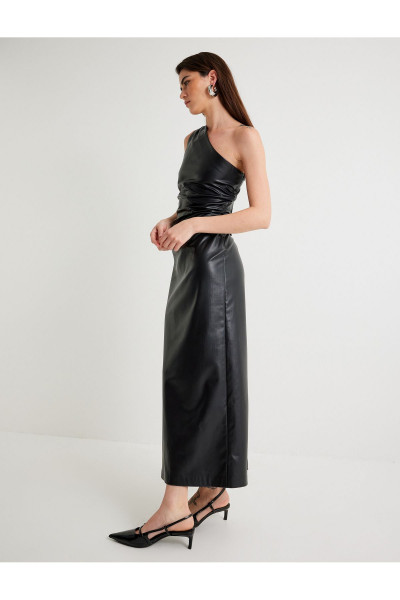Suni Deri Tek Omuz Slip Elbise Uzun Drapeli Suni Deri Tek Omuz Slip Elbise Uzun Drapeli