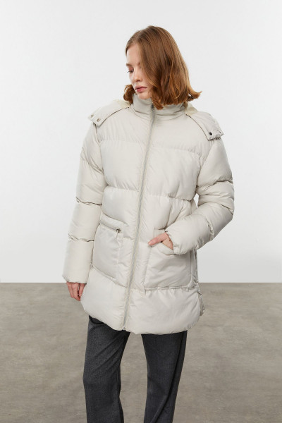 KAPİTONELİ KAPÜŞONLU ŞİŞME MONT KAPİTONELİ KAPÜŞONLU ŞİŞME MONT