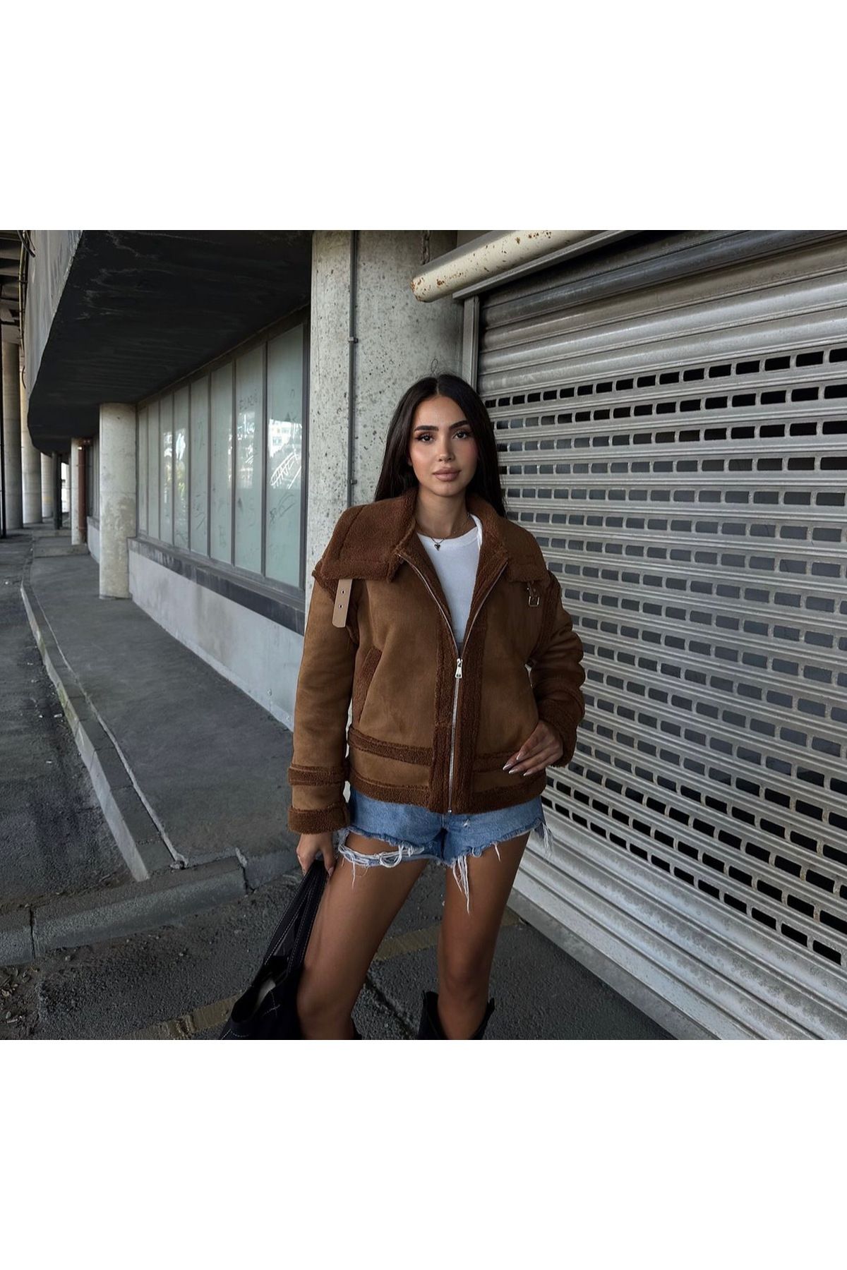 Taba Kontrast Kemerli Crop Süet Mont Taba Kontrast Kemerli Crop Süet Mont