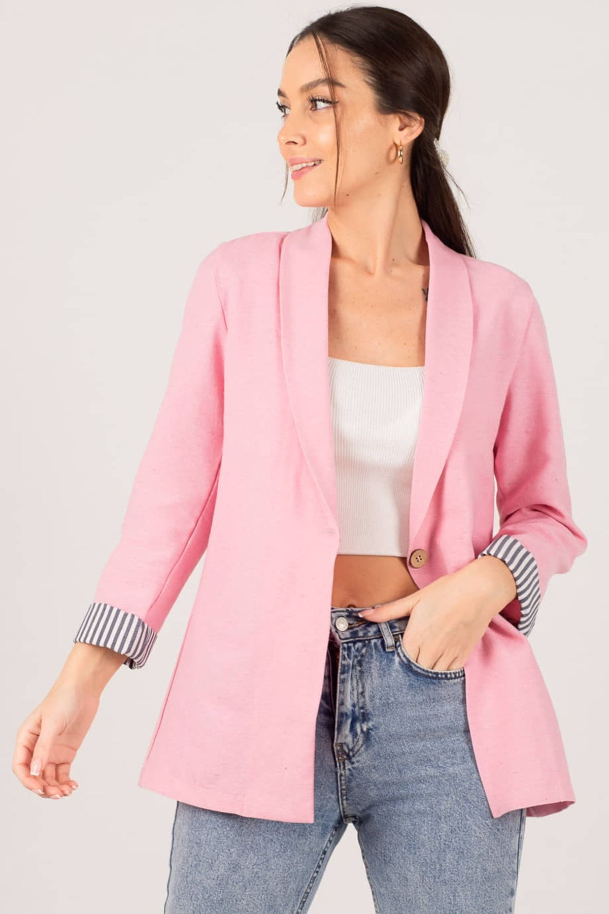 Kadın Pembe Kol İçi Çizgili Tek Düğmeli Ceket ARM-22K001122 Kadın Pembe Kol İçi Çizgili Tek Düğmeli Ceket ARM-22K001122