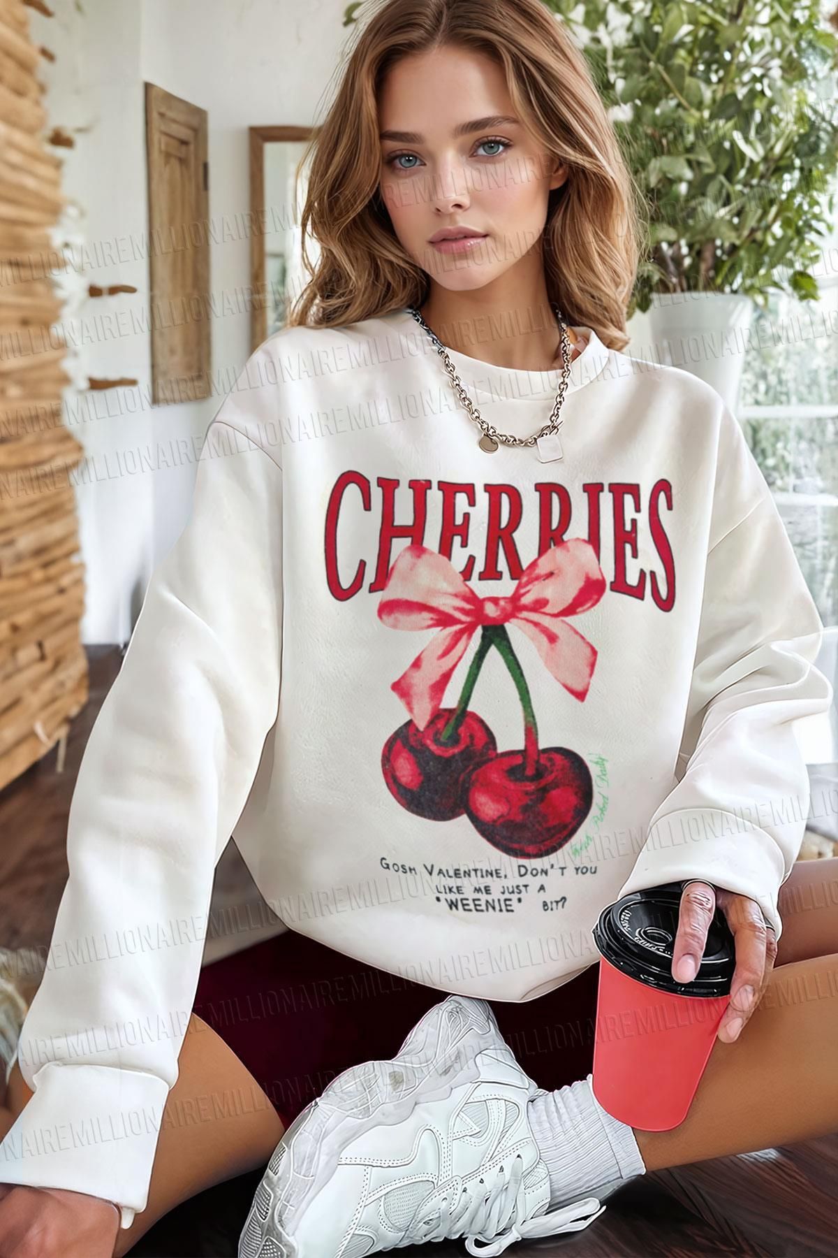 Kadın Ekru Kırık Beyaz Cherries Baskılı 0 Sıfır Yaka Oversize Salaş Bol Kesim Polar Sweatshirt