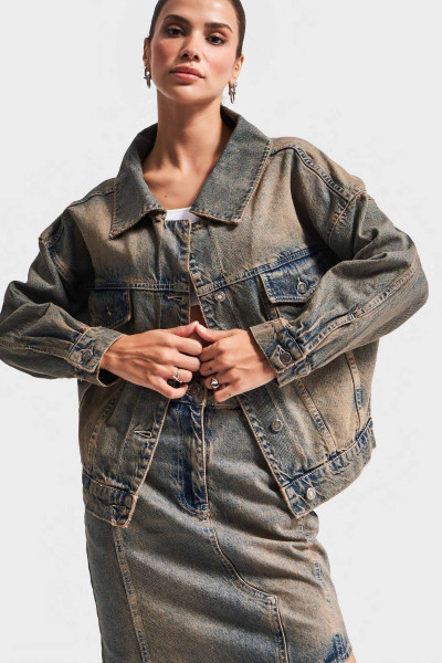 Kadın T.Kot Rengi Bol Kesim Geniş Yaka Denim Ceket Kadın T.Kot Rengi Bol Kesim Geniş Yaka Denim Ceket