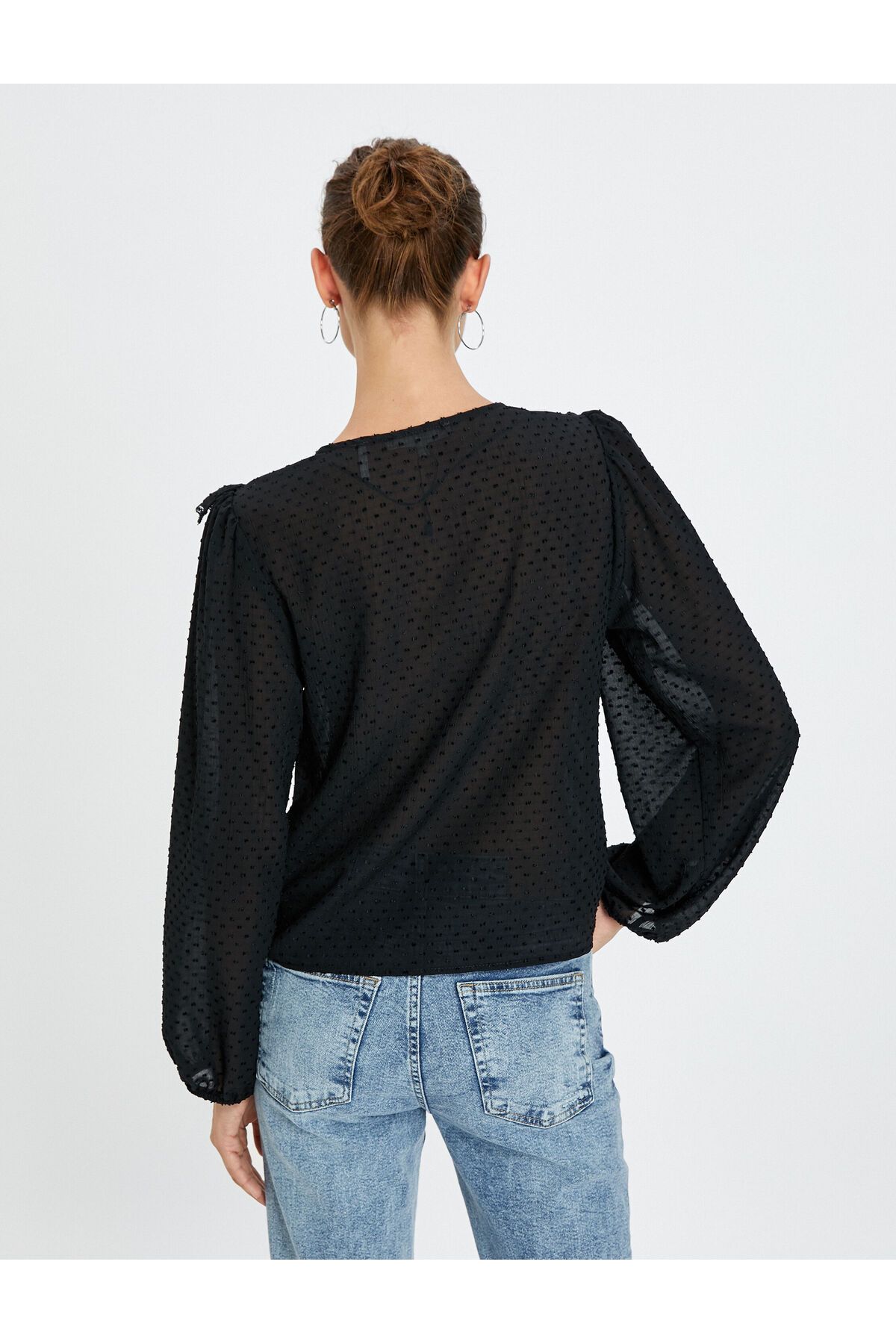 Şifon Gömlek Balon Kollu V Yaka Fırfırlı Düğmeli Şifon Gömlek Balon Kollu V Yaka Fırfırlı Düğmeli