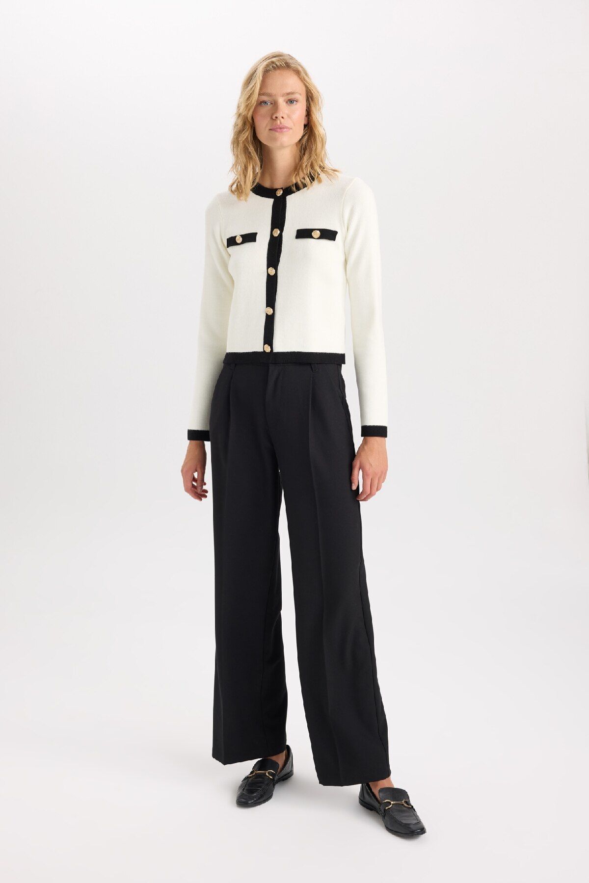 Regular Fit Bisiklet Yaka Düğmeli Basic Düz Triko Hırka C1482ax24wn Regular Fit Bisiklet Yaka Düğmeli Basic Düz Triko Hırka C1482ax24wn