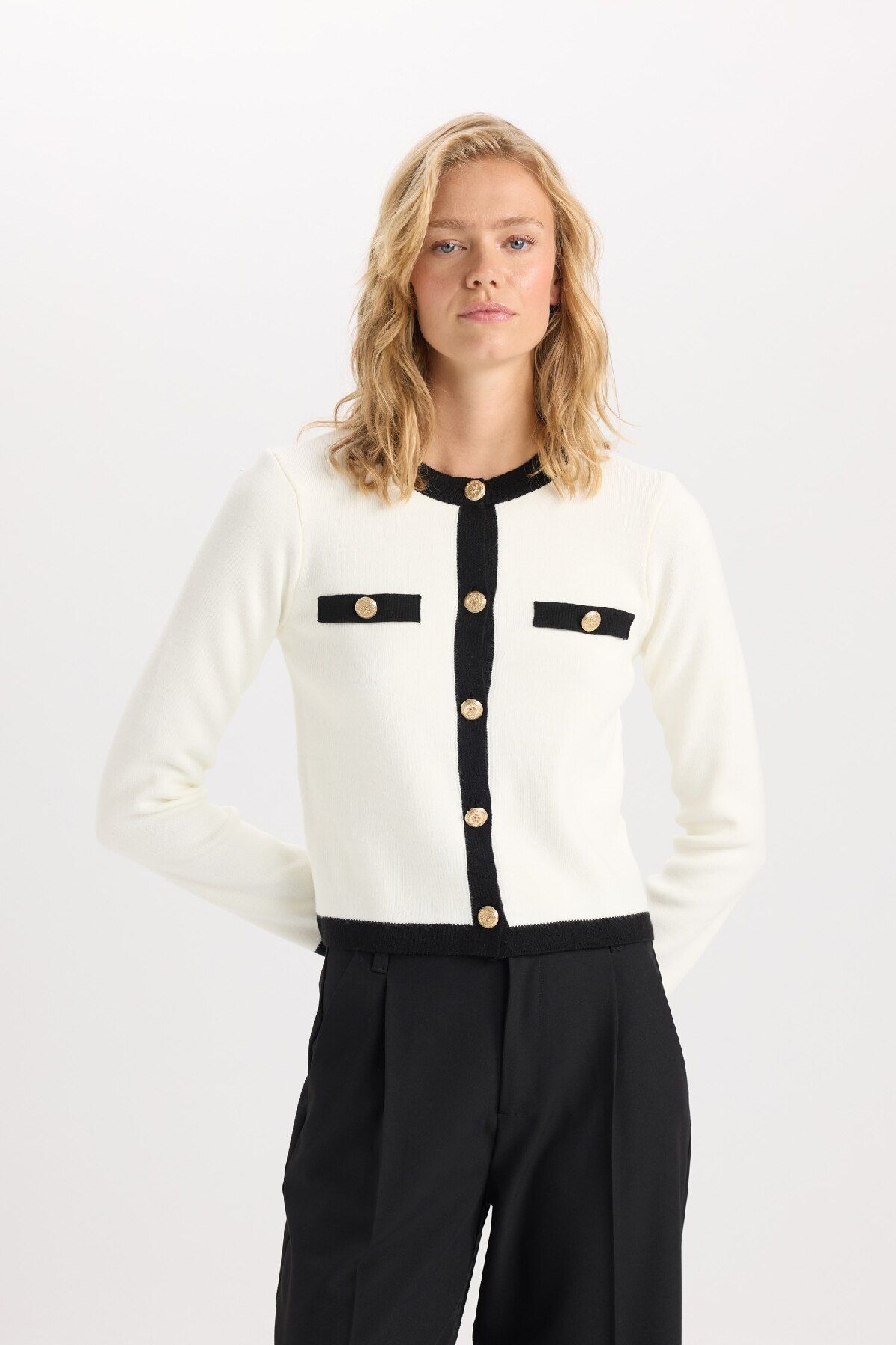 Regular Fit Bisiklet Yaka Düğmeli Basic Düz Triko Hırka C1482ax24wn Regular Fit Bisiklet Yaka Düğmeli Basic Düz Triko Hırka C1482ax24wn