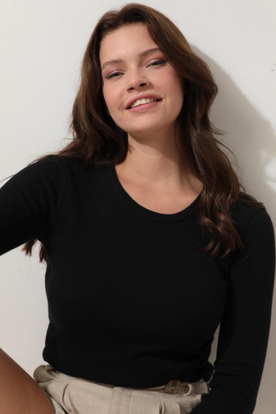 Siyah Bisiklet Yaka Uzun Kollu Fitilli Kadın Bluz- 2426 Siyah Bisiklet Yaka Uzun Kollu Fitilli Kadın Bluz- 2426