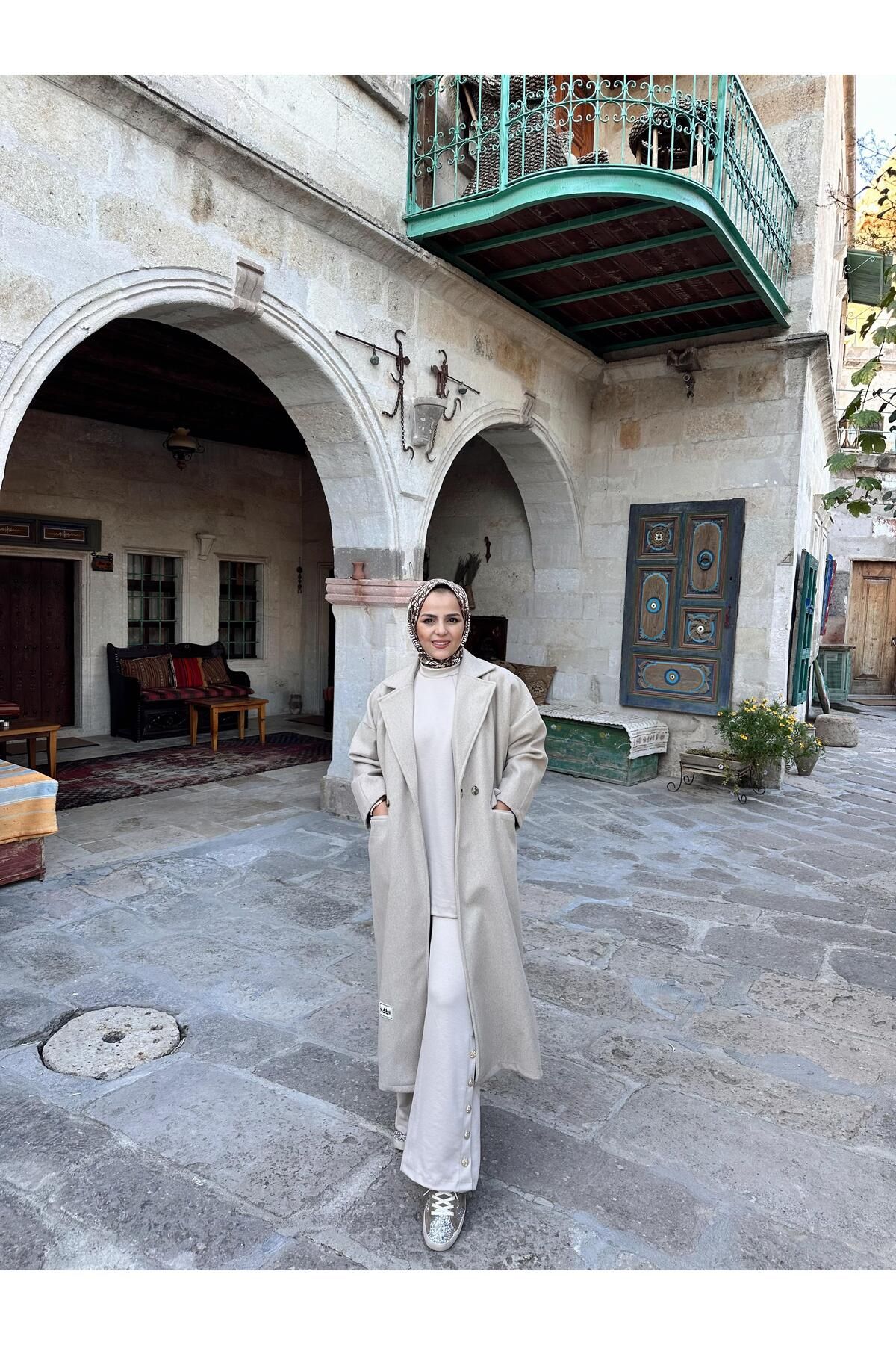 Owersize Kaşe Düğmeli Kaban Bej Owersize Kaşe Düğmeli Kaban Bej